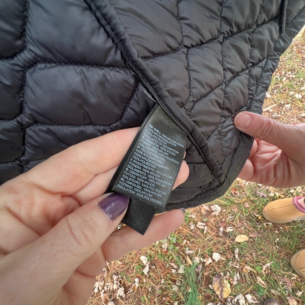 The North Face Thermoball Women's Black Puffer Jacket LG - Picture 4 of 9